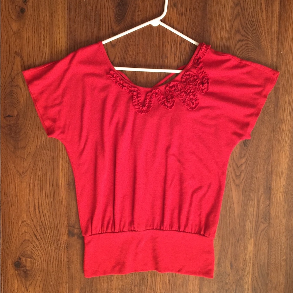 Soft Shirt with partial open back x